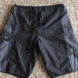 Men’s quicksilver board shorts
